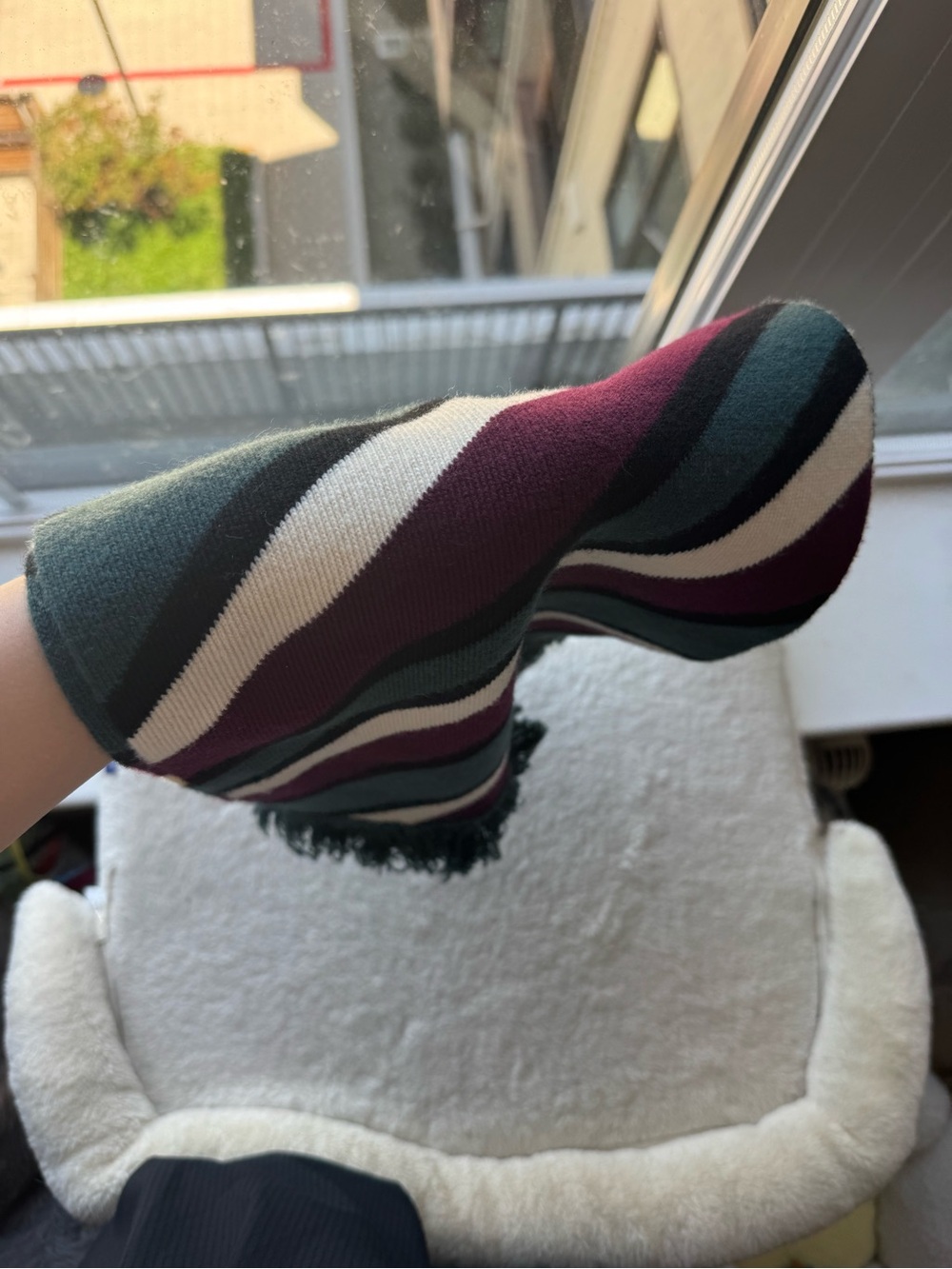 Christmas Vibe - Burberry Burgundy and Green Striped Cashmere Scarf - Picture 6 of 7
